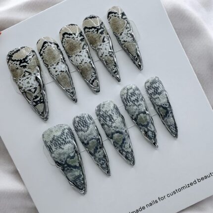 Stiletto Snake Skin Design Nails