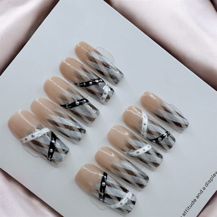 beltstylesquarenails-ezgif.com-optijpeg Grey Belt Pattern Square Nails - Image 1