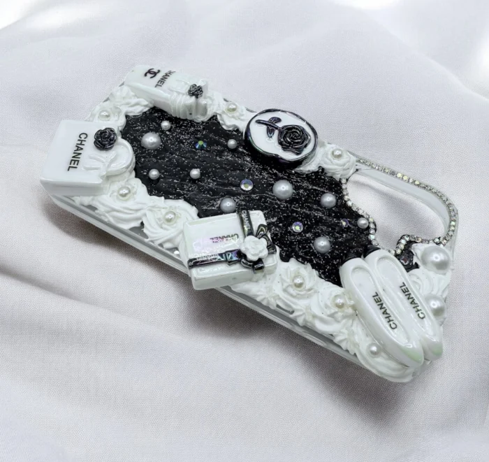 IPhone 16 Cover Chanel Charms - Image 3