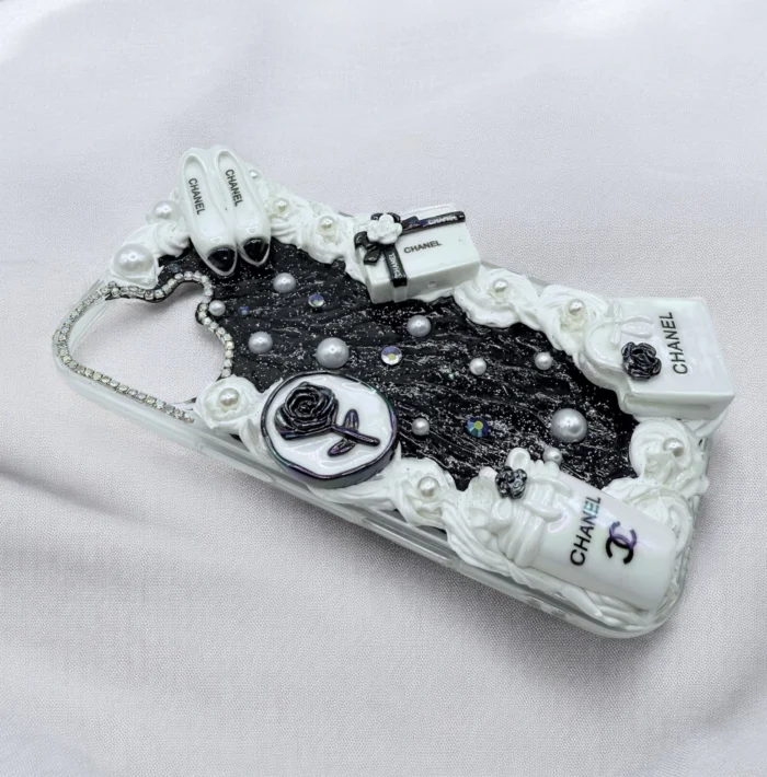 IPhone 16 Cover Chanel Charms - Image 2